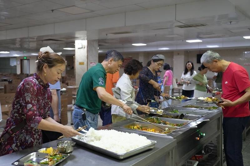 百里杜鹃：开放共享食堂 绘就避暑民生暖心画卷