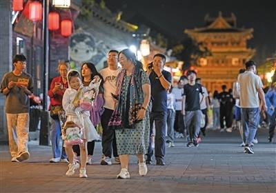 大同：盛夏夜未央 古城迎客来