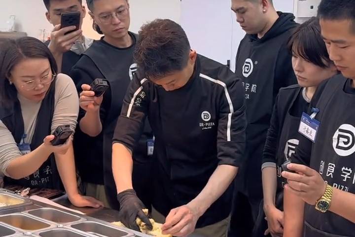 美式披萨创业课8月份班次开始招生！暑期有学习进阶需求的朋友们约起来！