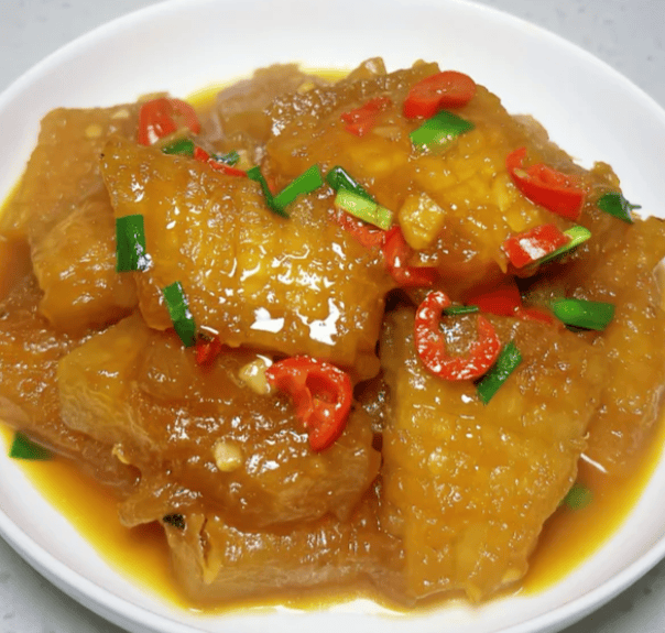 葱姜椒香融汤汁，朴素冬瓜炖出醇厚家常滋味