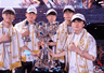 T1参加活动，S15夺冠捧杯画面被换成peyz，Guma被剥夺冠军
