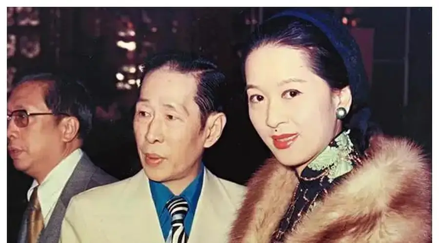 洪金梅为嫁豪门，30年塑身衣不离身，丈夫遗嘱：财产只分她1元