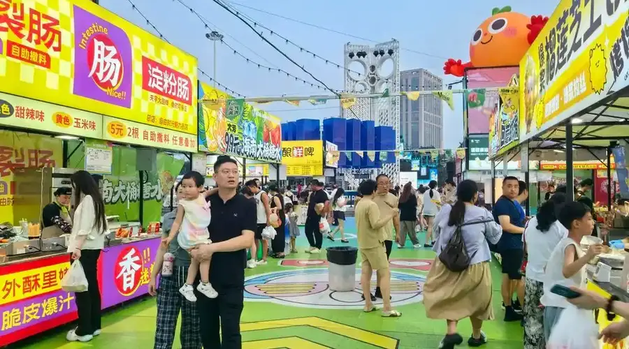 盛夏乐游鸢都！百商齐聚潍坊夜市，多元文旅活动点亮夏日夜生活