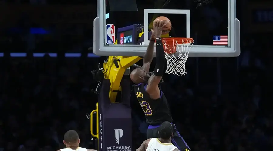NBA最新消息：41岁詹姆斯两年800万加盟76人 身披23号将战24赛季