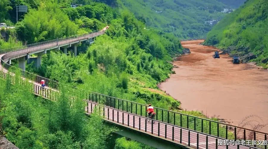 普通公路如何变成网红旅游路线？