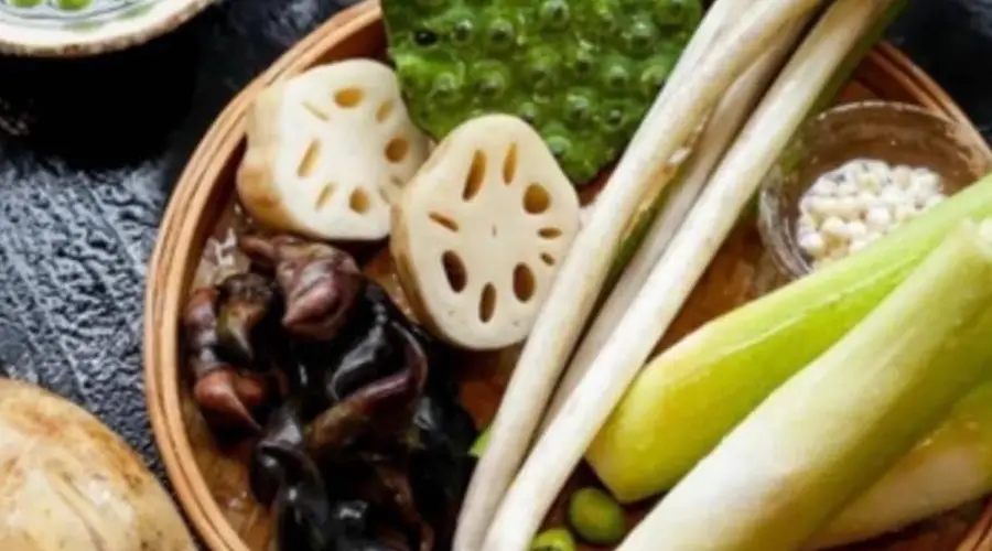 12种夏季适宜食用的水中蔬菜，鲜爽口感解锁夏日餐桌