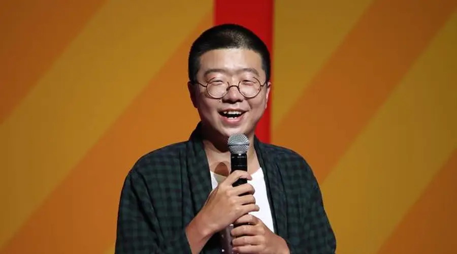 李诞从欧洲回国:感慨国内寻常日常竟是他人求之不得的生活天花板