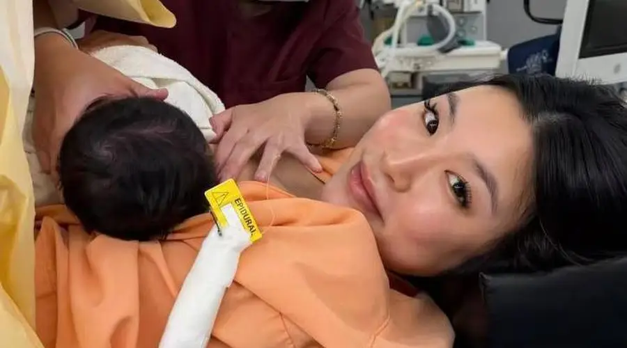 Bella官宣生子 产房照曝光产后妆容惊艳