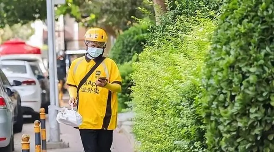 大学生暑期靠代打赚够4年学费?本人:实际到手只有1.8万