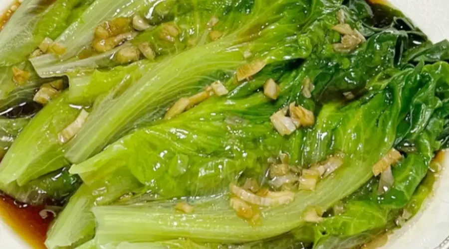 广东家常快手菜出炉:五分钟做爽脆蚝油生菜