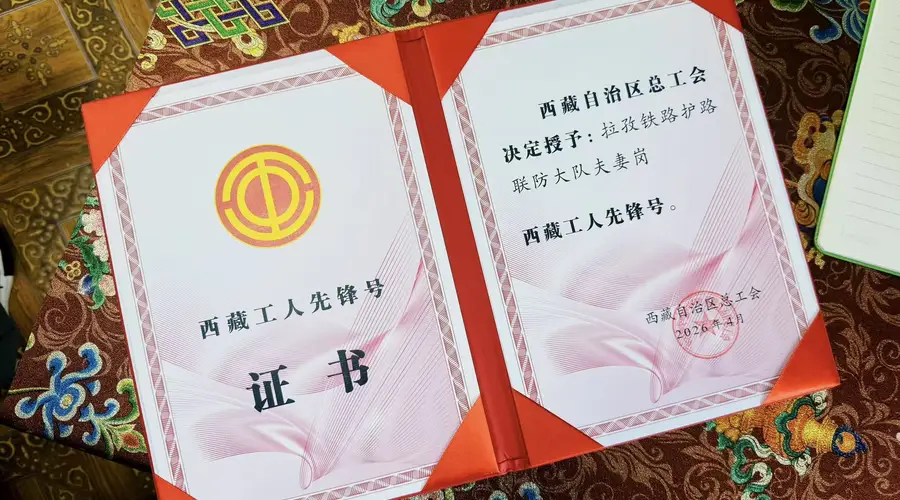 全程实拍,雅鲁藏布江畔,这对夫妻在守护什么