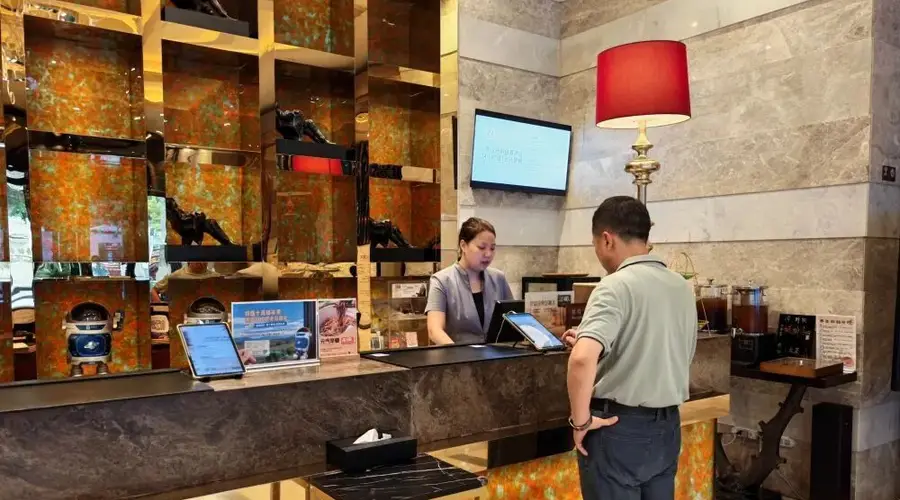 回头客占比超过60%,多家酒店“24小时退房制”受好评,业内人员:成本明显增加