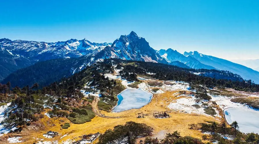 迪庆藏族自治州旅行攻略·雪山峡谷间的香格里拉秘境