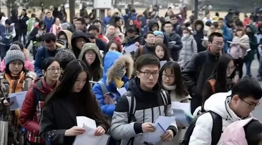 大学生就业趋势已定?7月起,985、211应届生或将面临3个大变动!