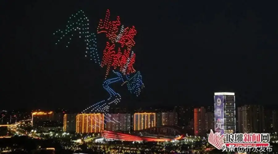 8月3日沂水2026青岛啤酒美食节正式启幕 夏夜烟火氛围拉满