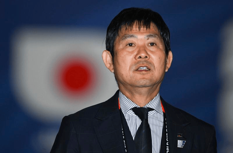 日本队主帅赛后含泪向球迷致歉 合同到期是否续约仍未定
