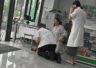 3分26秒，南京59岁医生跪地救回不足两岁窒息幼儿，当事人：目前孩子无大碍