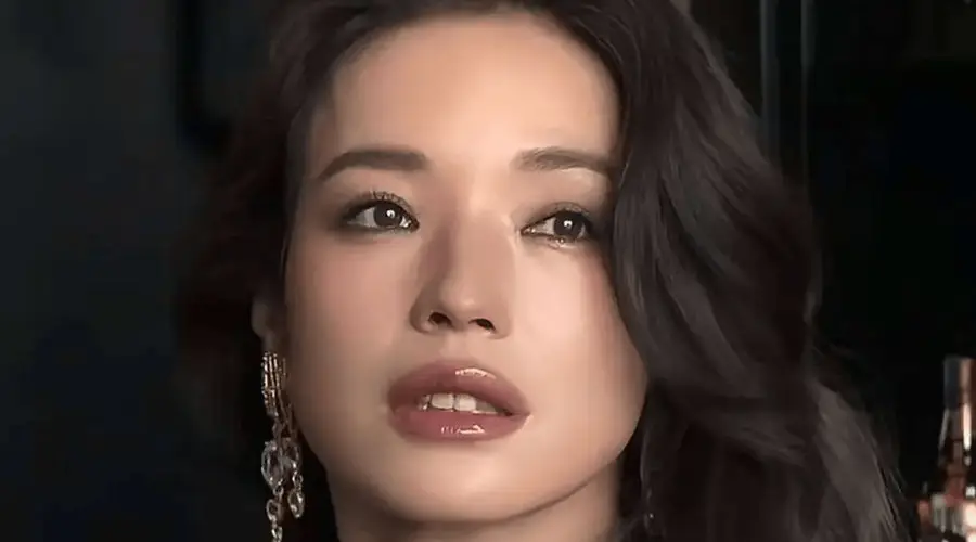 舒淇不修图生图疯传,网友:笑纹比美颜更戳心,这才是顶级魅力