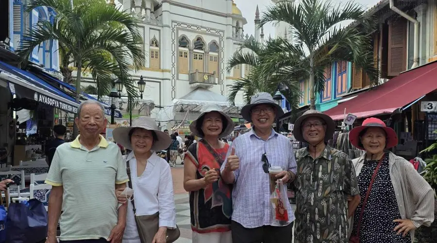 当博物馆的灯光在雨季亮起:一个城市深度探索者的新加坡午后到夜晚