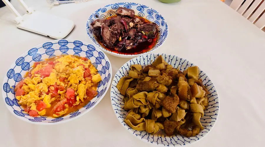 假期在家最累的不是买菜做饭而是陪孩子