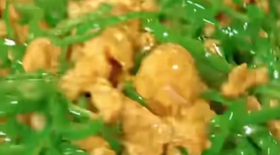 青椒炒鸡蛋：家常美味，鲜嫩可口