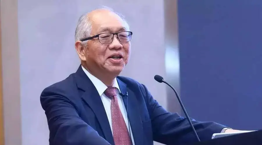 丘成桐撰文 贺王虹邓煜获奖 肯定其数学突破