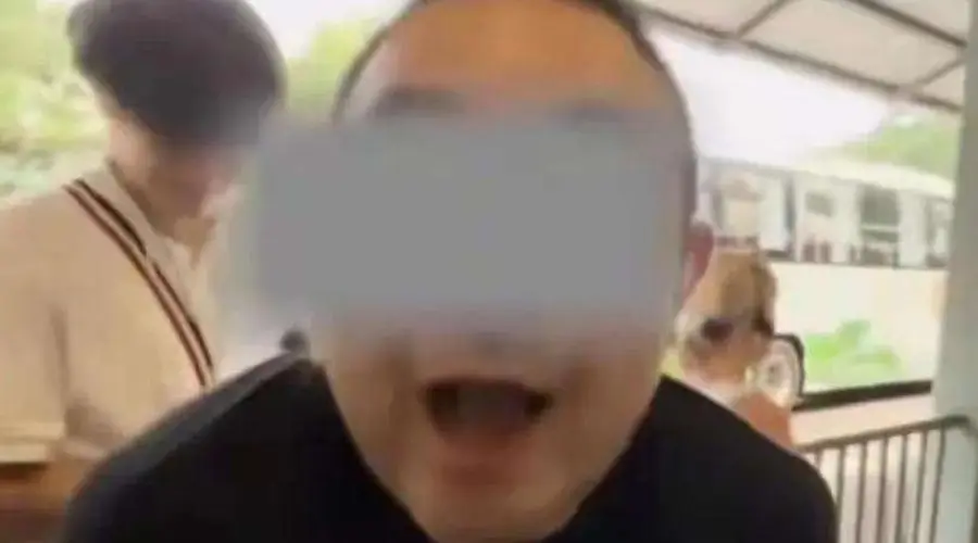 导游插队还辱骂他人遭行拘 终身被多家A级景区拉黑从业受限