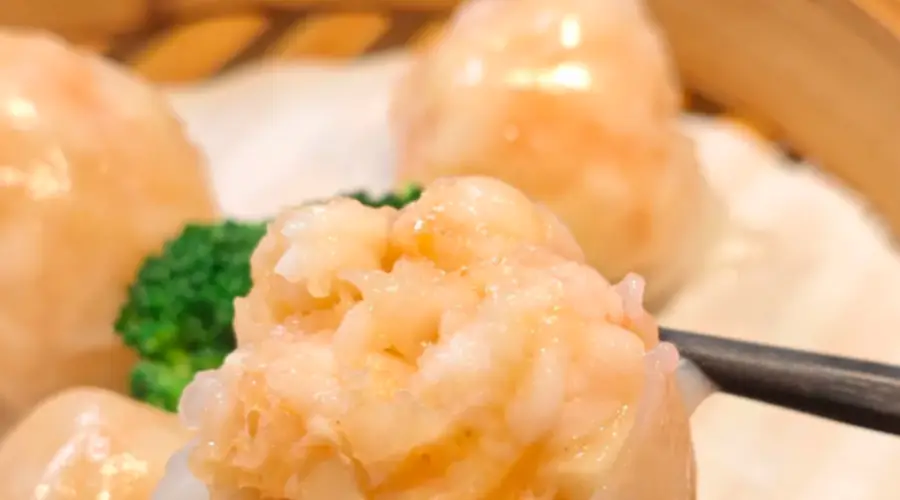 一颗虾饺藏顶级手艺 老广水晶虾饺皮薄透光不易破