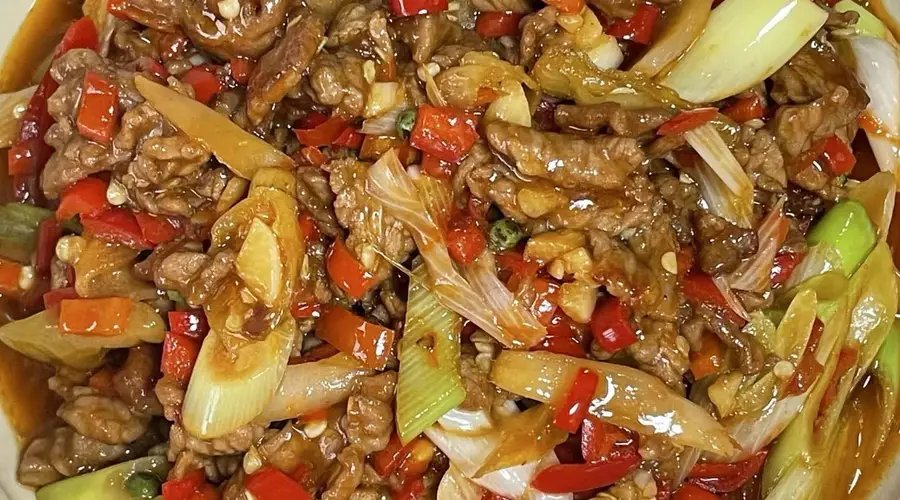 泡椒葱爆肉酸辣开胃 一人能炫三碗饭