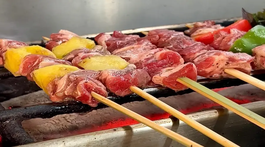 广州夜宵聚餐选烧烤 连锁直营成主流 品控服务更靠谱