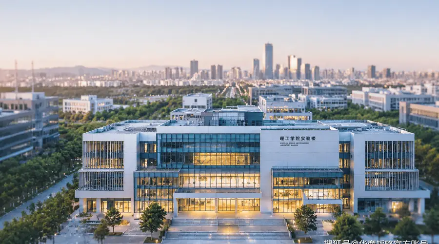中国城市,正在全球抢大学