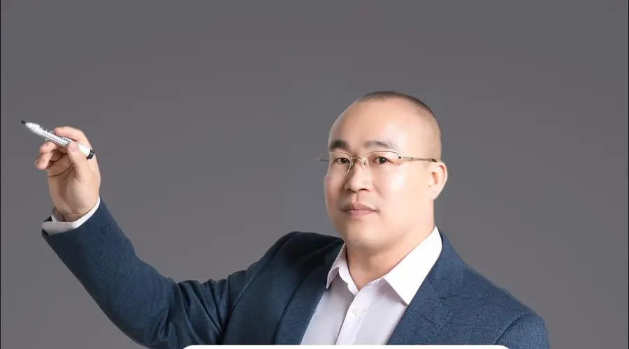 现在，考生和家长正处在志愿规划的关键阶段，面对数量众多的高校和专业，究竟哪些更适合自己？如何精准定位、科学填报志愿，无疑是当下每位考生与家长最为关注的焦点