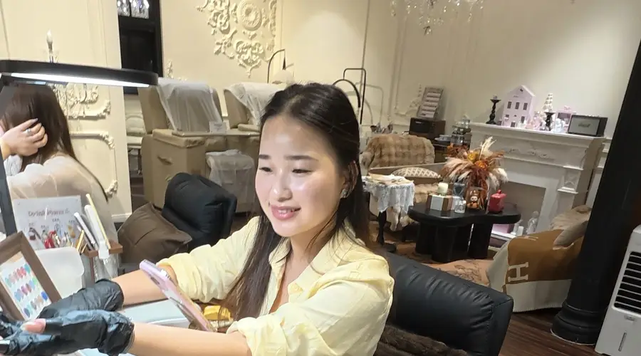 上海美甲成热门体验 外国游客专程前往