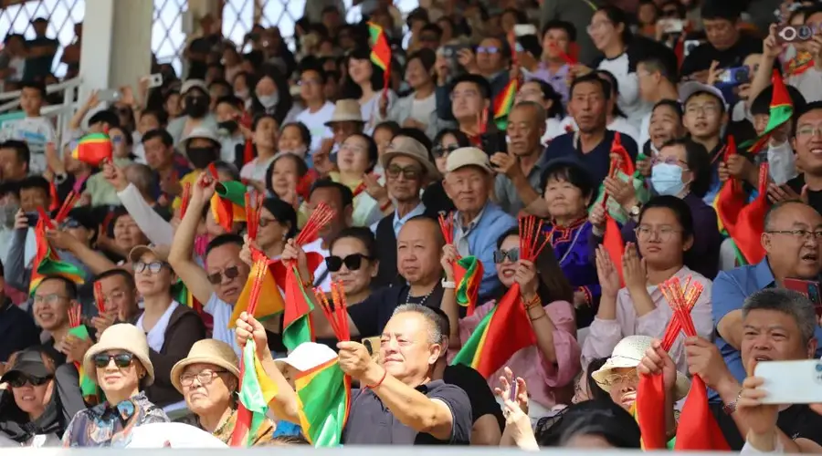 聚盛会 启欢歌！ 达茂联合旗第36届那达慕盛大开幕