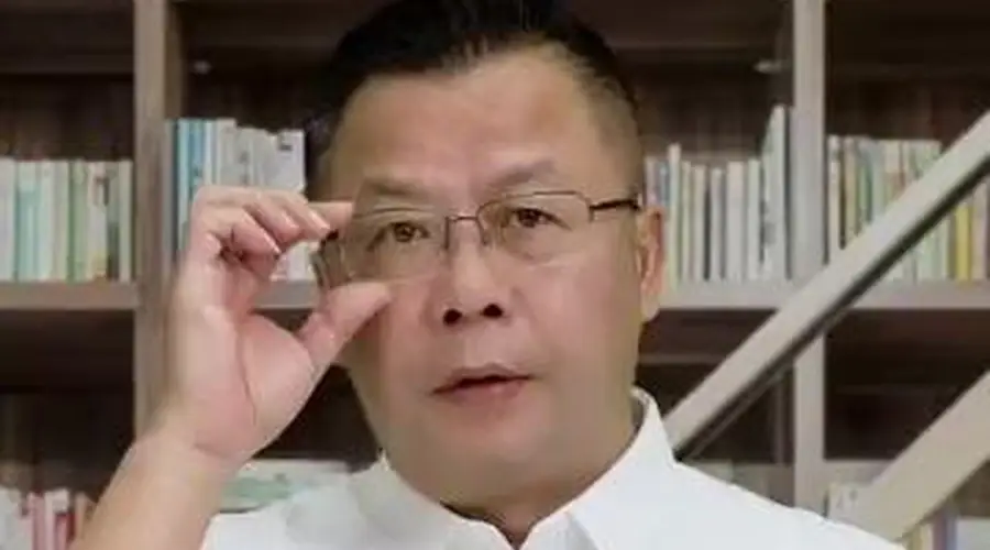 上海绘本馆三岁半童打闹 家长冲动施暴涉嫌违法