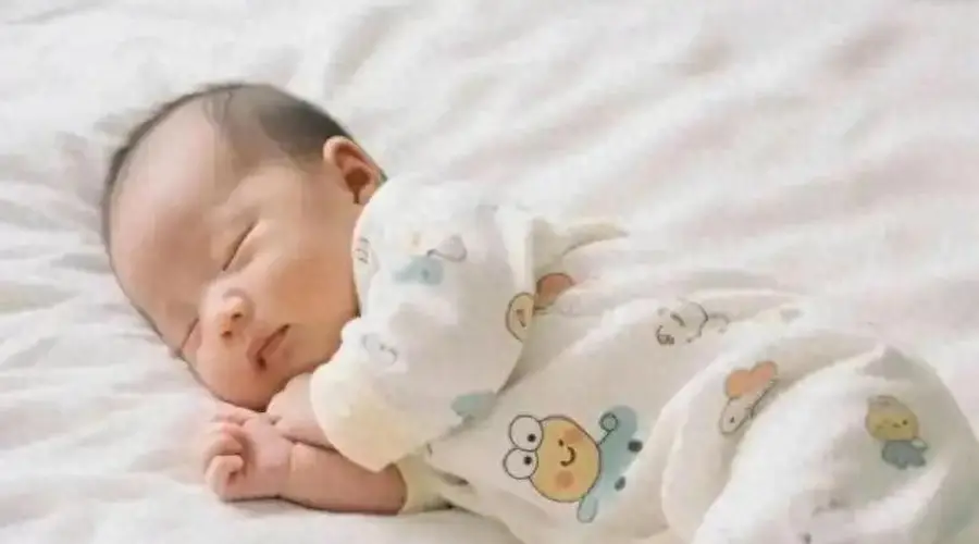 婴儿多大睡觉才有规律?家长学会这4个方法,宝宝一觉睡天亮