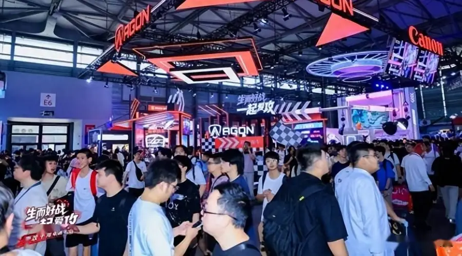 爱攻AGON十周年嘉年华燃爆2026 ChinaJoy 硬核电竞装备亮相