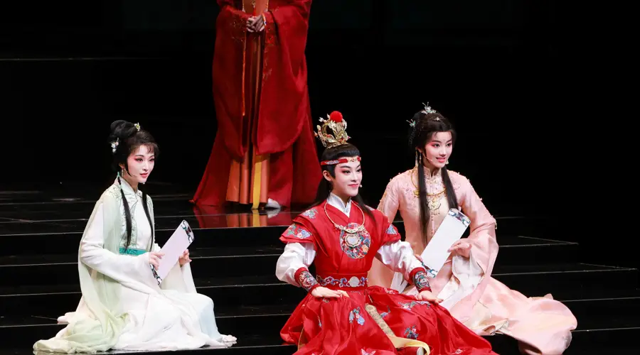陈丽君携《我的大观园》角逐白玉兰 浙百团青年演员成长获关注
