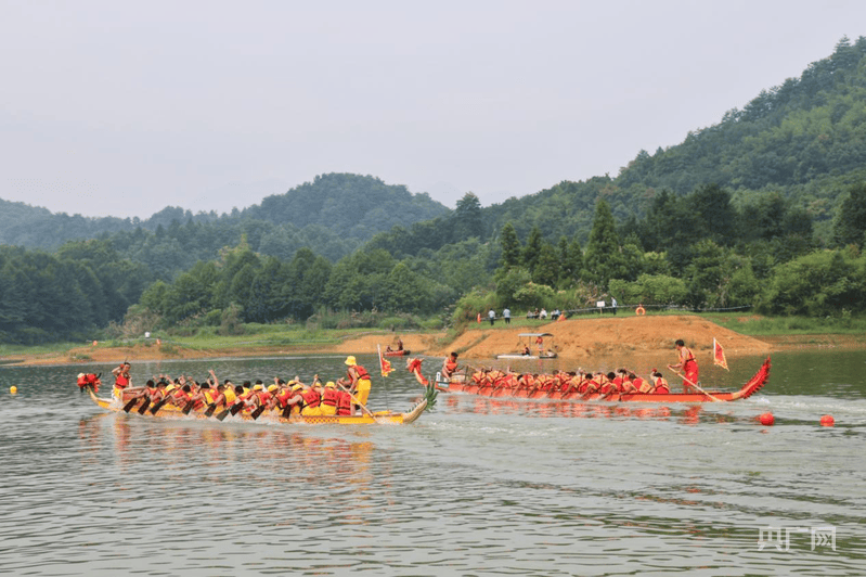 龙舟竞渡邂逅“村光大道” 民俗盛会激活文旅新动能
