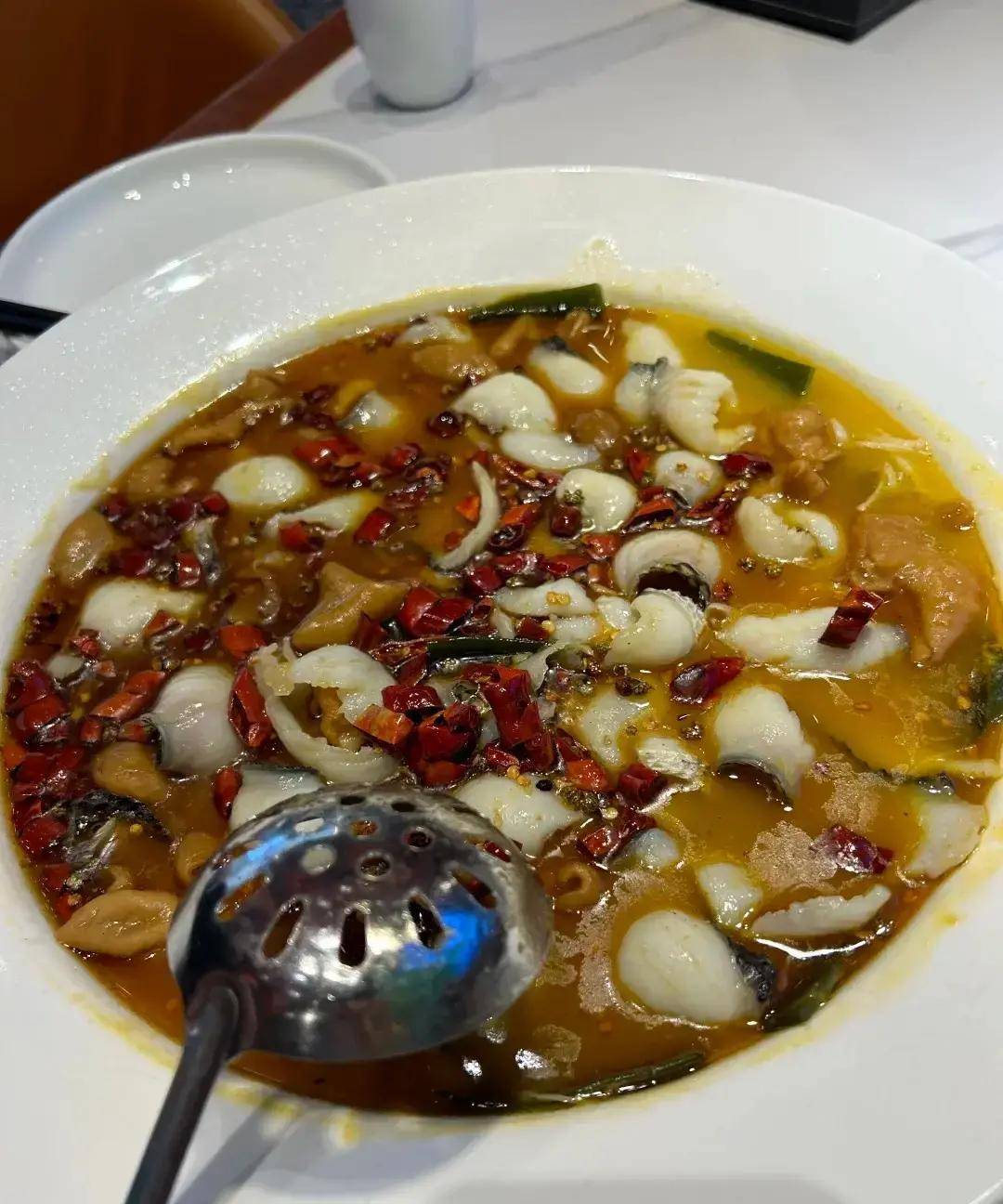 饭店上班的朋友悄悄告诉我，这几道菜尽量少吃点，基本都是预制菜