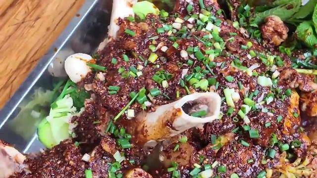 云南鲁甸：一碗麻辣烫，半城烟火香