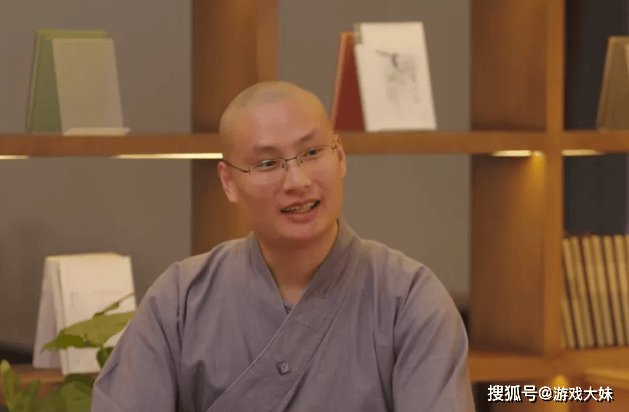 高僧沉迷CS而走红，穿僧衣观看比赛，被问游戏里击杀算不算破戒？