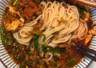 腊肉米线煲：一锅红油咕嘟嘟，香到邻居来敲门