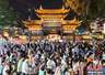 摩肩接踵！南京秦淮风光带迎来夜游人潮