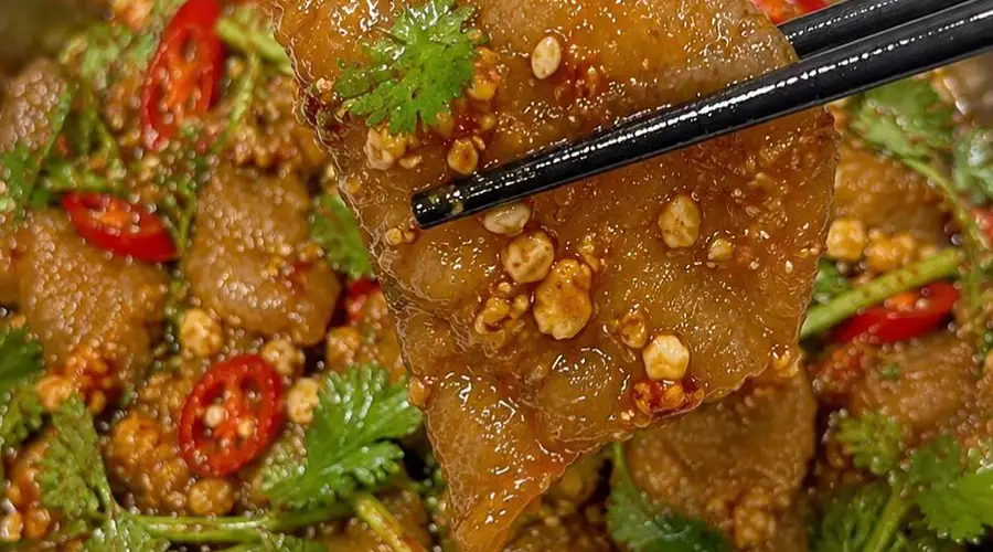 香菜拌肥牛:酸辣鲜嫩,一盘不够分