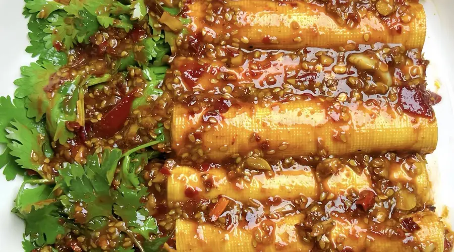 香菜豆皮卷:5分钟搞定,一口封神的神仙小吃