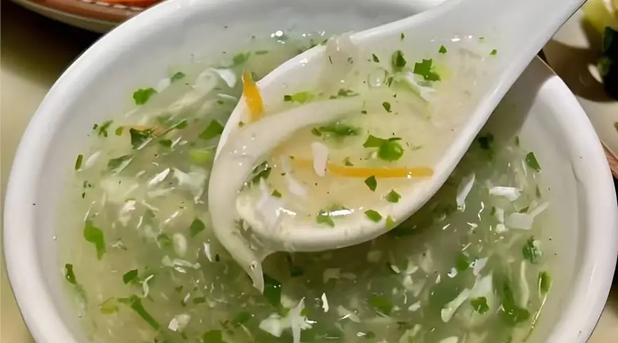 一口滑进心坎里！零失败家常西湖莼菜汤，清鲜解腻超治愈
