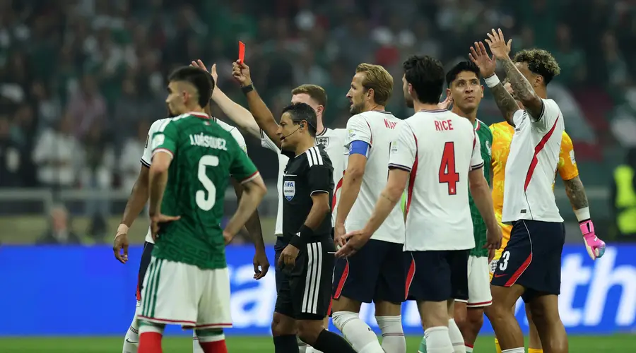FIFA官方公告宽萨战墨西哥染红禁赛2场 无缓刑立刻执行