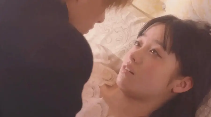 日本伦理片《少女》:当两个少女决定“亲眼看看死亡”,她们的心开始变了