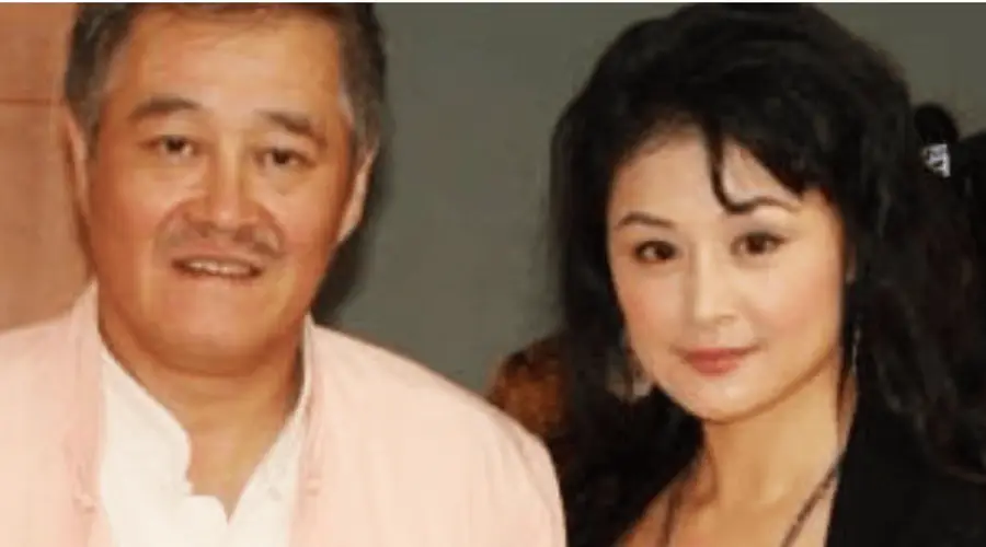 两性关系：45岁后，女人不怕你动手动脚，就怕你动这3样！